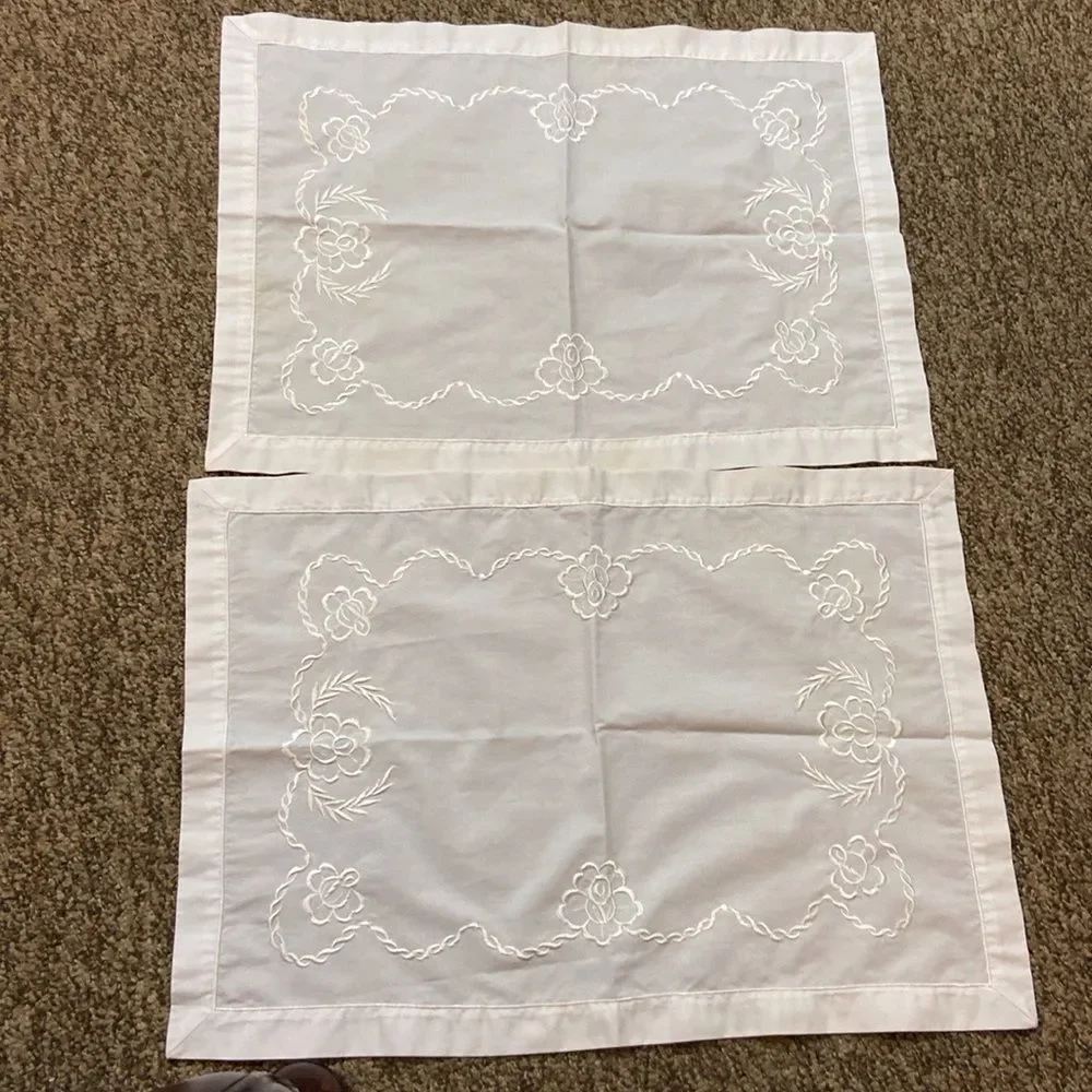 VTG, Off White Leaf Embroidered Tablecloth Cloth Napkins Set Of 8 Pc